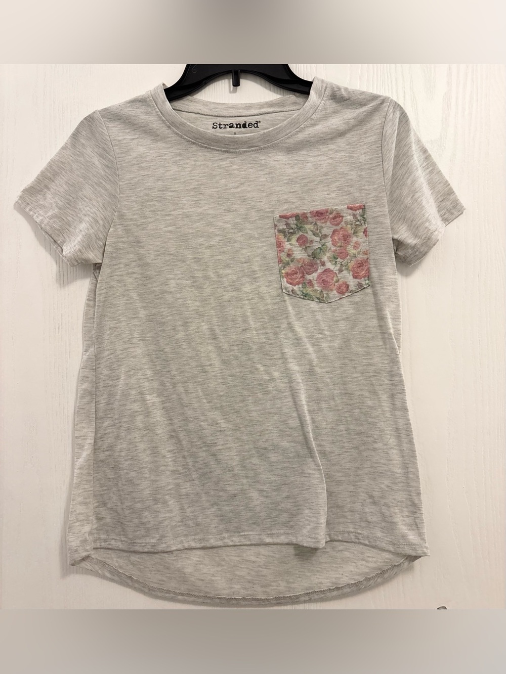 Stranded Heather Gray with Red Rose Floral Pocket Tee Womans Size Small